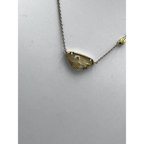 Kendra Scott Margot Vintage Gold Chain And Pendant in White Abalone Necklace - Picture 10 of 16